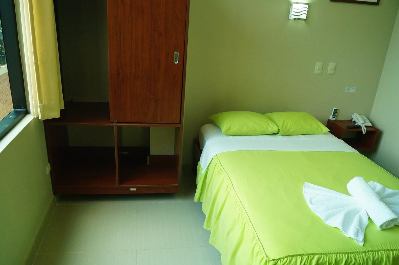 Tahuari Hotel Pucallpa Exteriör bild