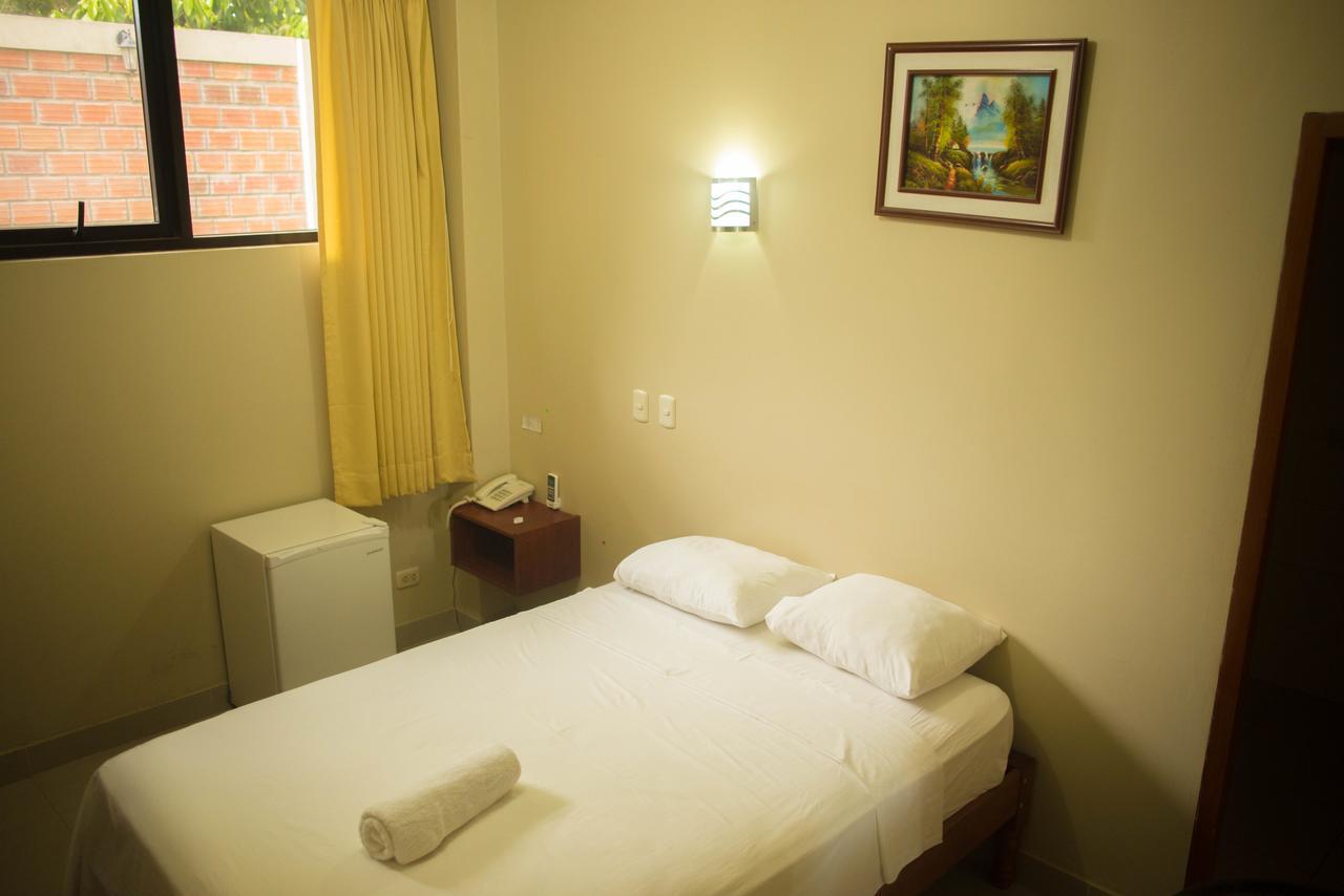 Tahuari Hotel Pucallpa Exteriör bild